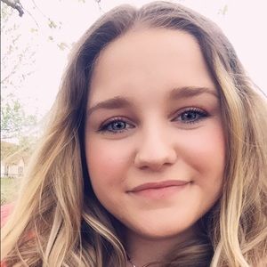 Meet your Posher, Raeleigh